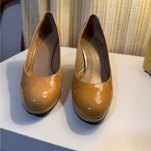 Stuart Weitzman Gold Yellow Patent Heels CW01
